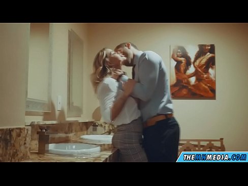 ❤️ Amikor egy bögyös szőke elcsábít egy nyilvános WC-ben Anal videó at hu.dreamlandpassionjourney.ru ❤